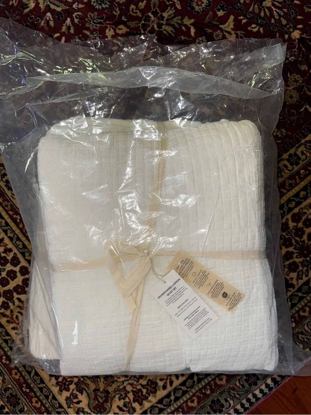 White Cotton Quilted Bedspread Set. King/Cal King